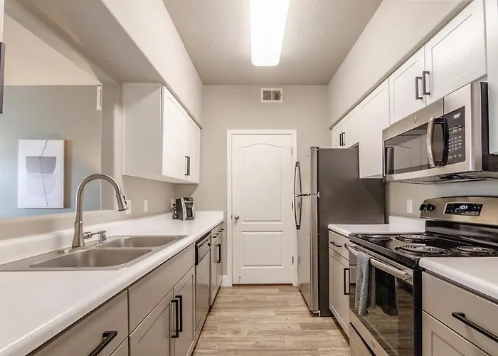 Landing - Modern With Amazing Amenities
