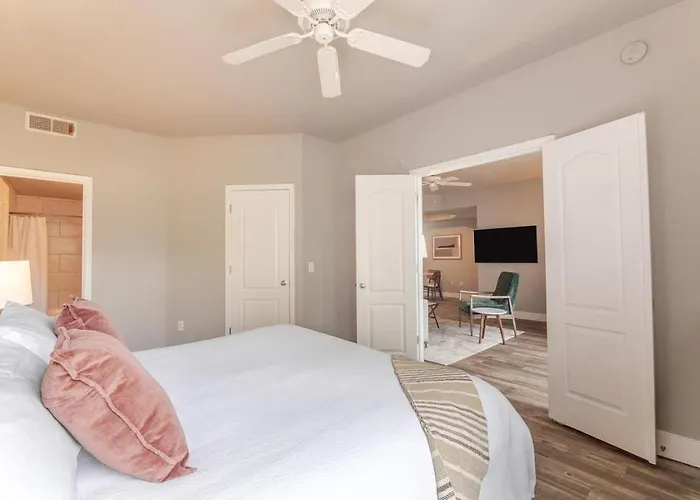Apartment Landing - Modern With Amazing Amenities
